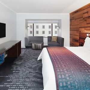 Camera con letto king size ai piani inferiori